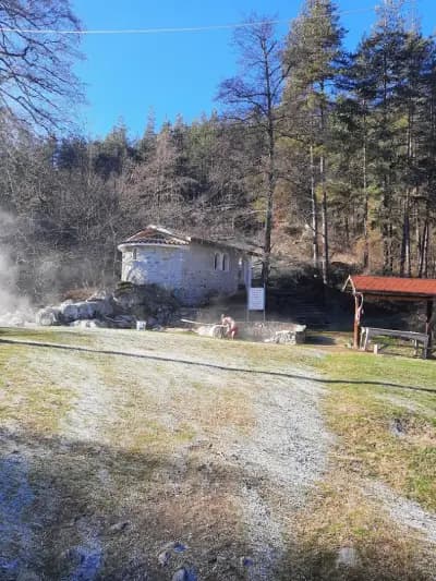 Mineral pool