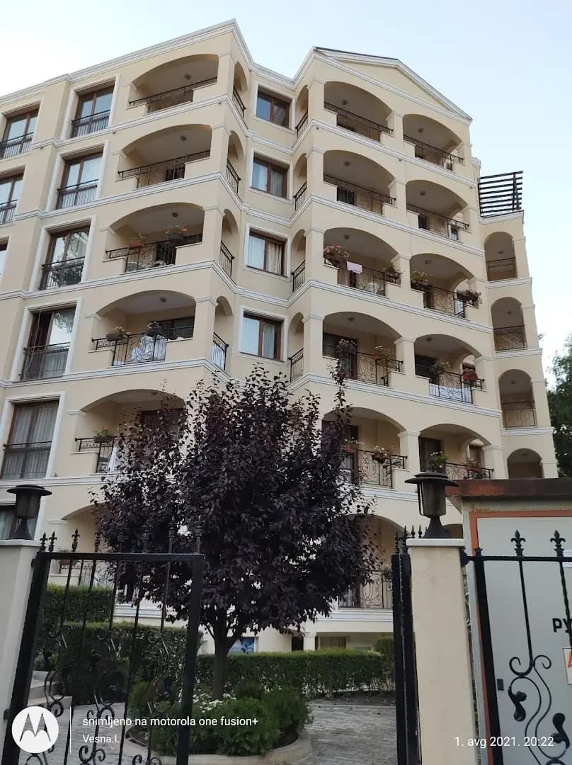 Seasons 3 Apartment