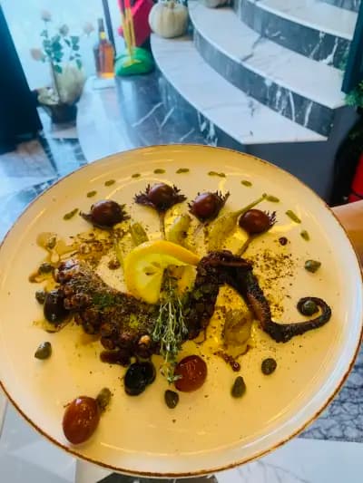 „Tropicana“ Coffee & Kitchen Greek and Mediterranean