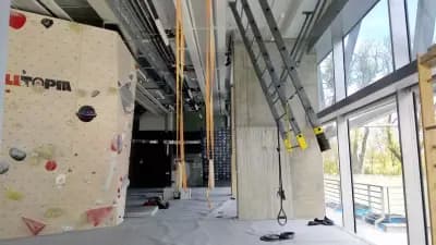 Momentum indoor climbing