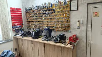 LAMINATI JURVEN NAKIEV