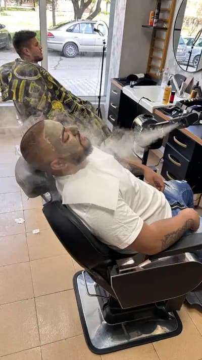 E&R Barber Shop (Емил Ангелов)