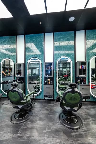 SuperBarber Iztok І Бръснарница І Бръснар І Подстригване І Оформяне на брада и вежди