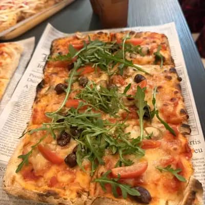 Felis pizza, bar & deli