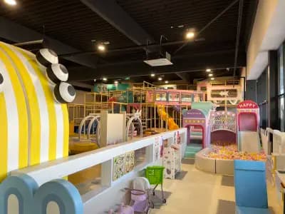 Детски център Playland
