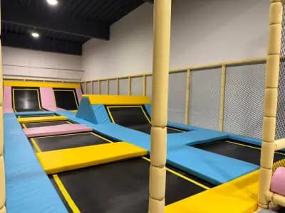 Детски център Playland