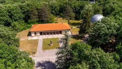 Астрономическа обсерватория и Планетариум „Джордано Бруно“.