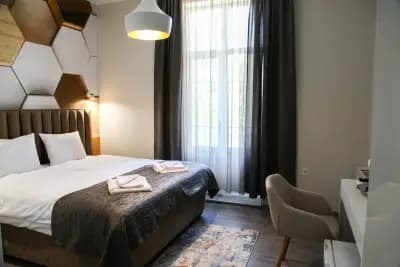 Corner House - Apartments & suites