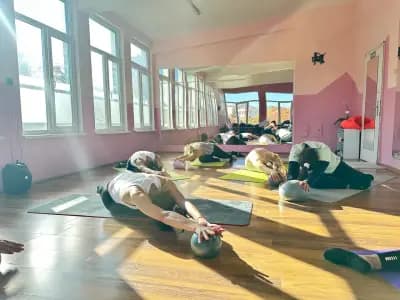 Канго джъмпс & Пилатес - спортен клуб