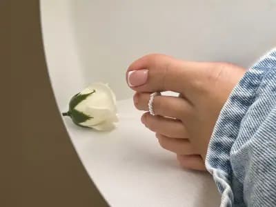 Diiqna nails