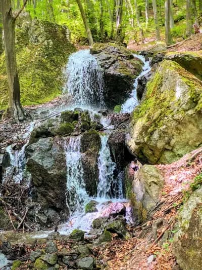 Малко водопадче (Small waterfall)