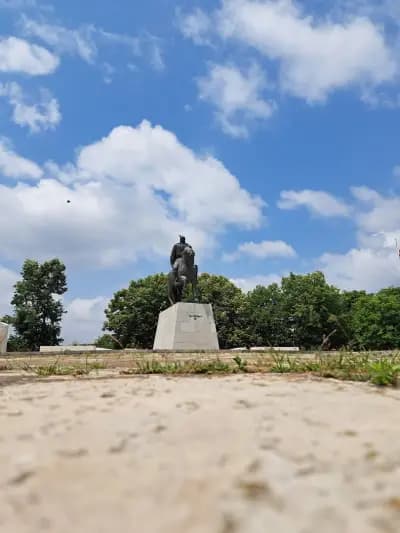 Паметник на Хан Аспарух