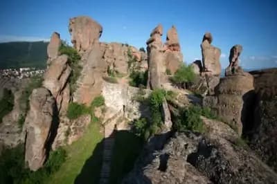 Побити камъни - група Канарата
