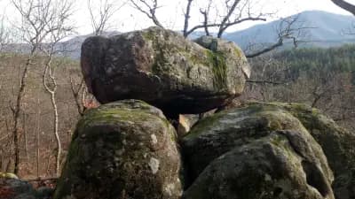 Пиростията - мегалит