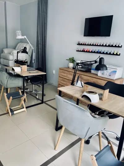 NAIL STUDIO LAKOM POMAZANO
