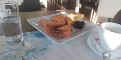 Семеен Хотел Естило