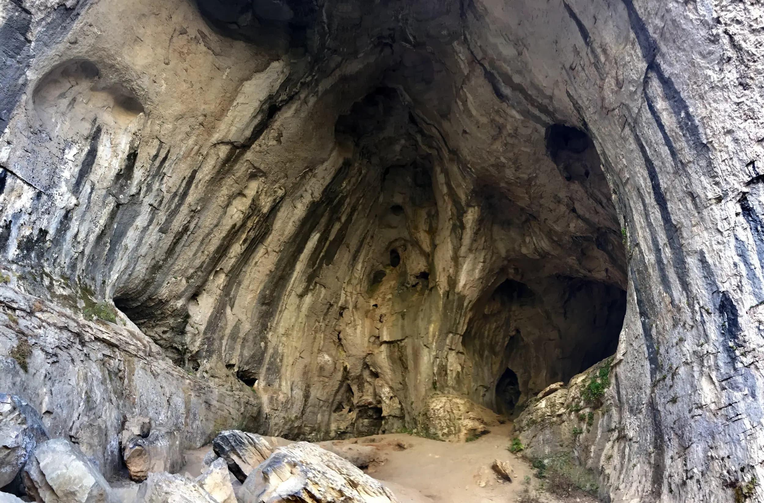 Пещера "Проходна"