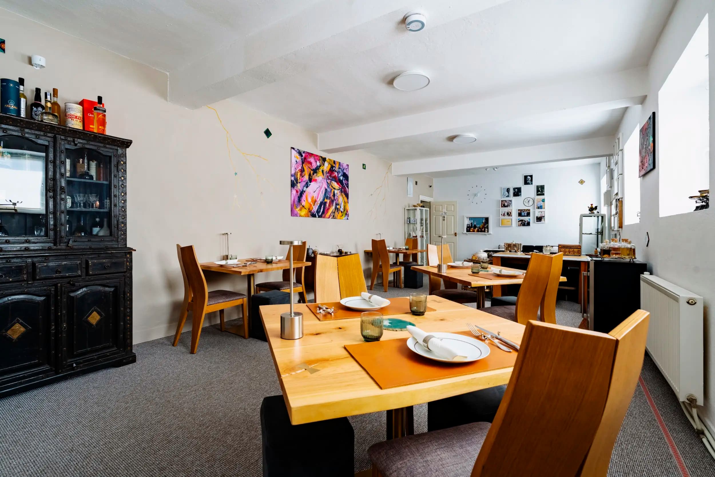 Dieci Boutique Restaurant