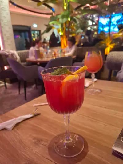 Happy Bar & Grill Lyulin
