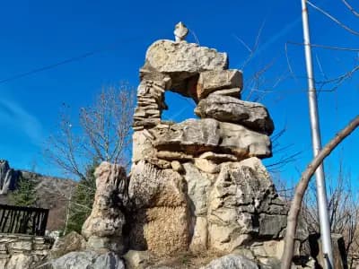 Каменните къщи