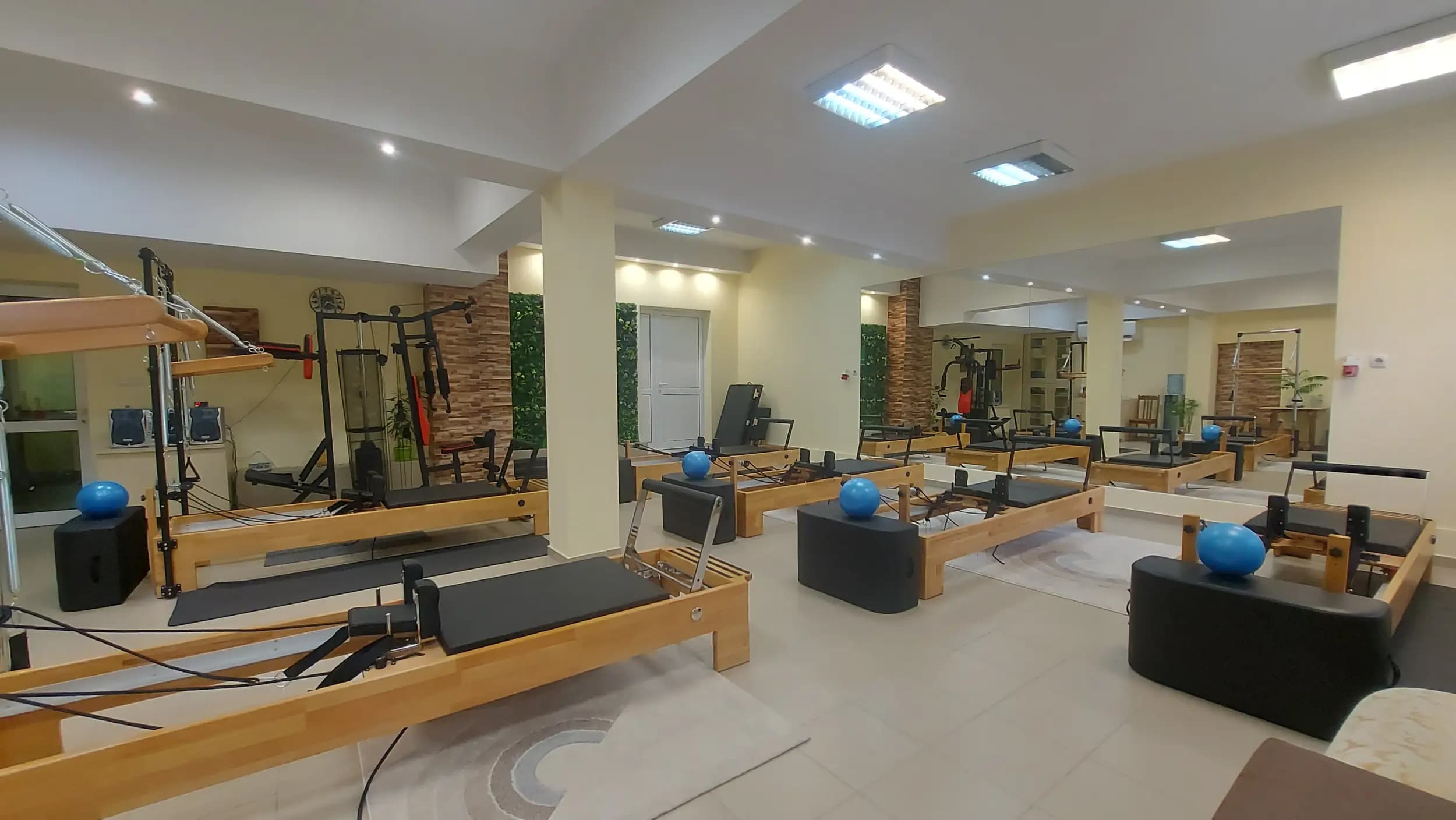 Баланс Център София Пилатес Реформър Студио