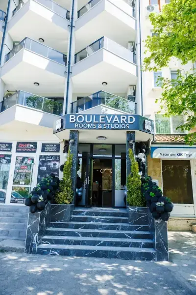 Boulevard Hotel