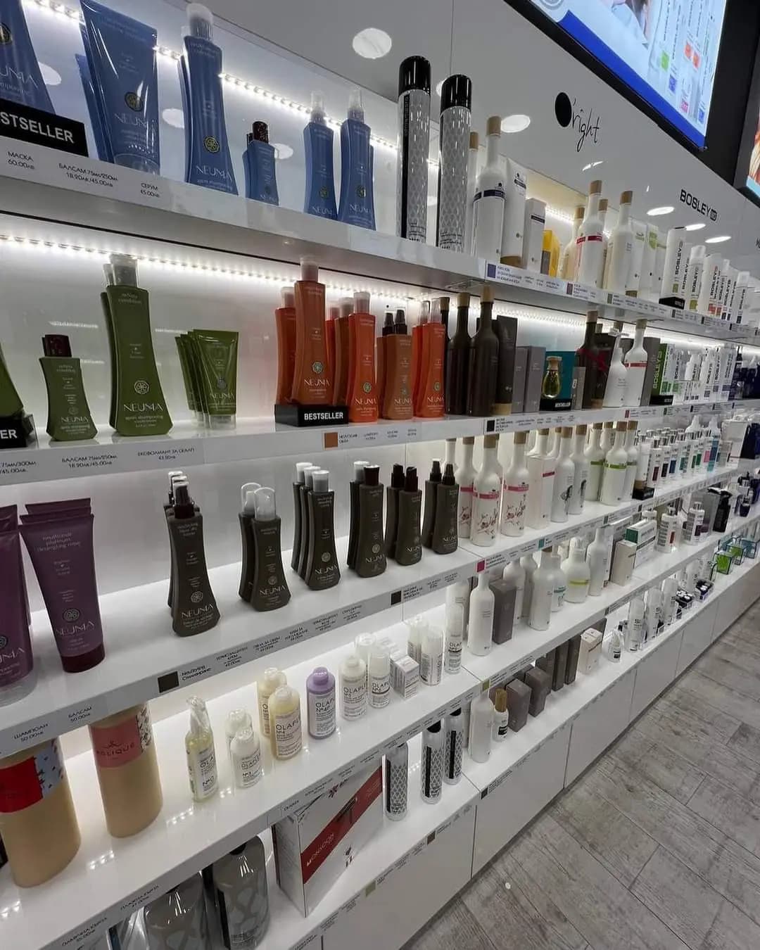 ZLATNA RIBKA Grand Mall Varna