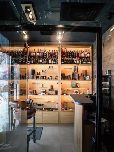 CIGAR HOUSE