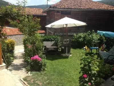 Guest House "Roden Dom"