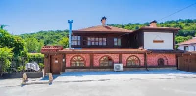 Къща за гости "Зеленият двор"