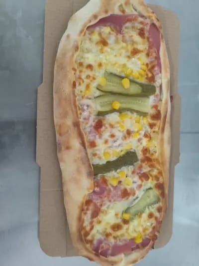 THE FAMILY PIZZA