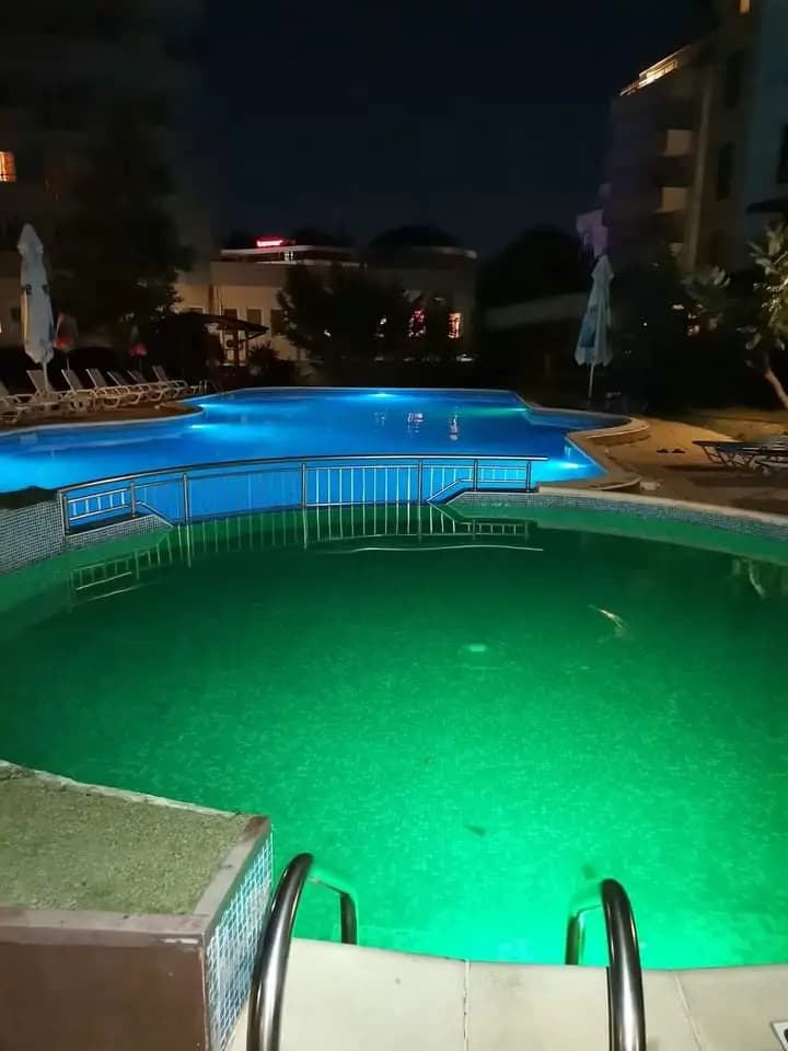Diamond Bay - Pool and Holiday