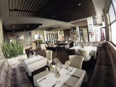 Bar&dinner V8