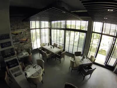 Bar&dinner V8