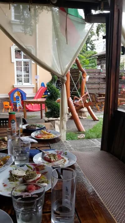 Винтидж бар и динър