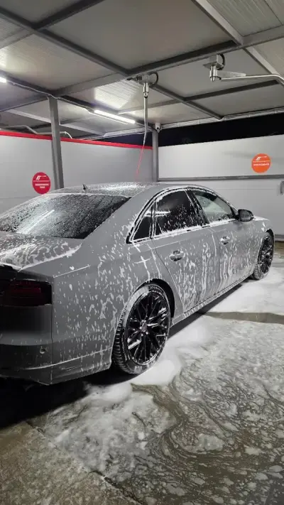 Автомивка на самообслужване „Apex Car Wash”"