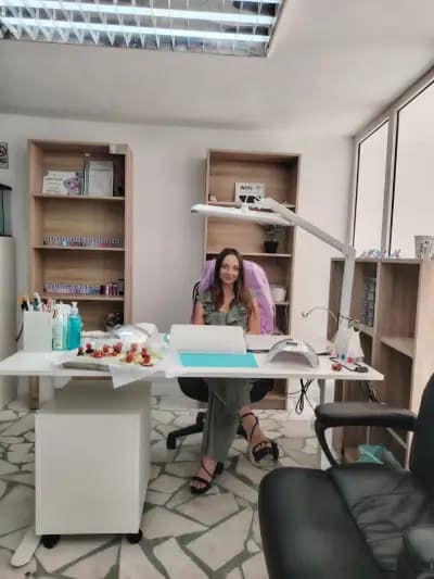 Desi Nail Art Studio