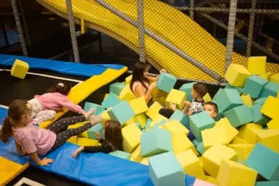 Mazzo Kids & Lounge
