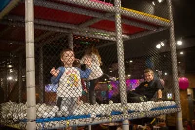 Mazzo Kids & Lounge