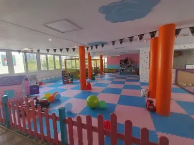 Детски Център TraLaLa Kids