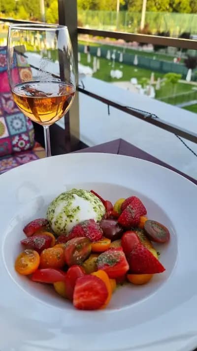 AQUA BEACH BAR AND DINNER