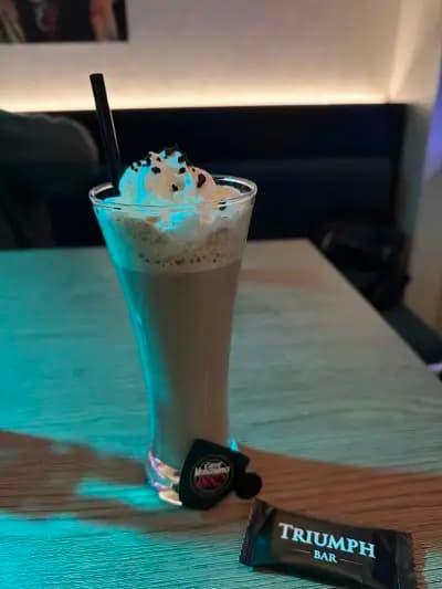 Triumph Bar