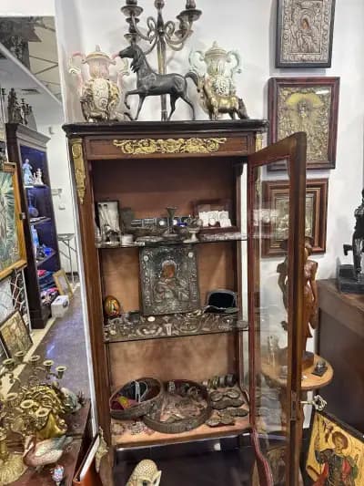 ANTIQUES Антикварен магазин