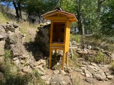 Църква Св. Параскева (руини)