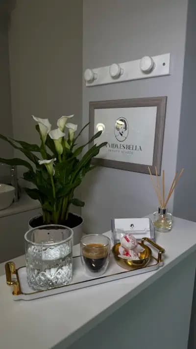 La vida es Bella by Dr Runteva