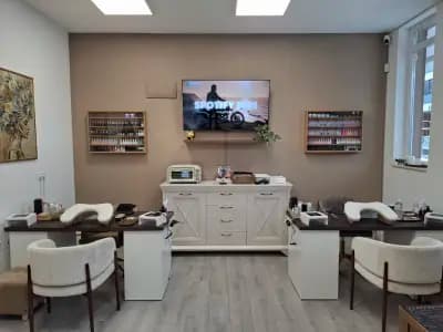 "OUSIA" nail studio