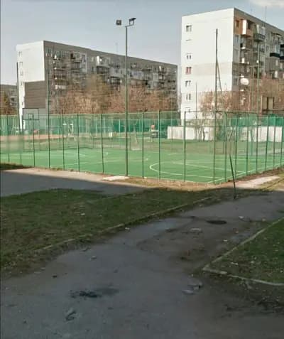 Футболна площадка