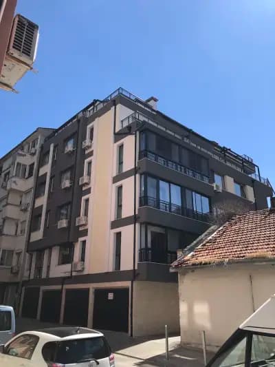 Гнездото l The Nest