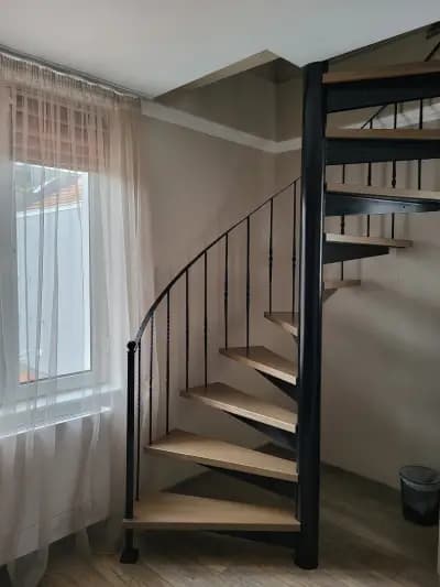 Хотел Паризи