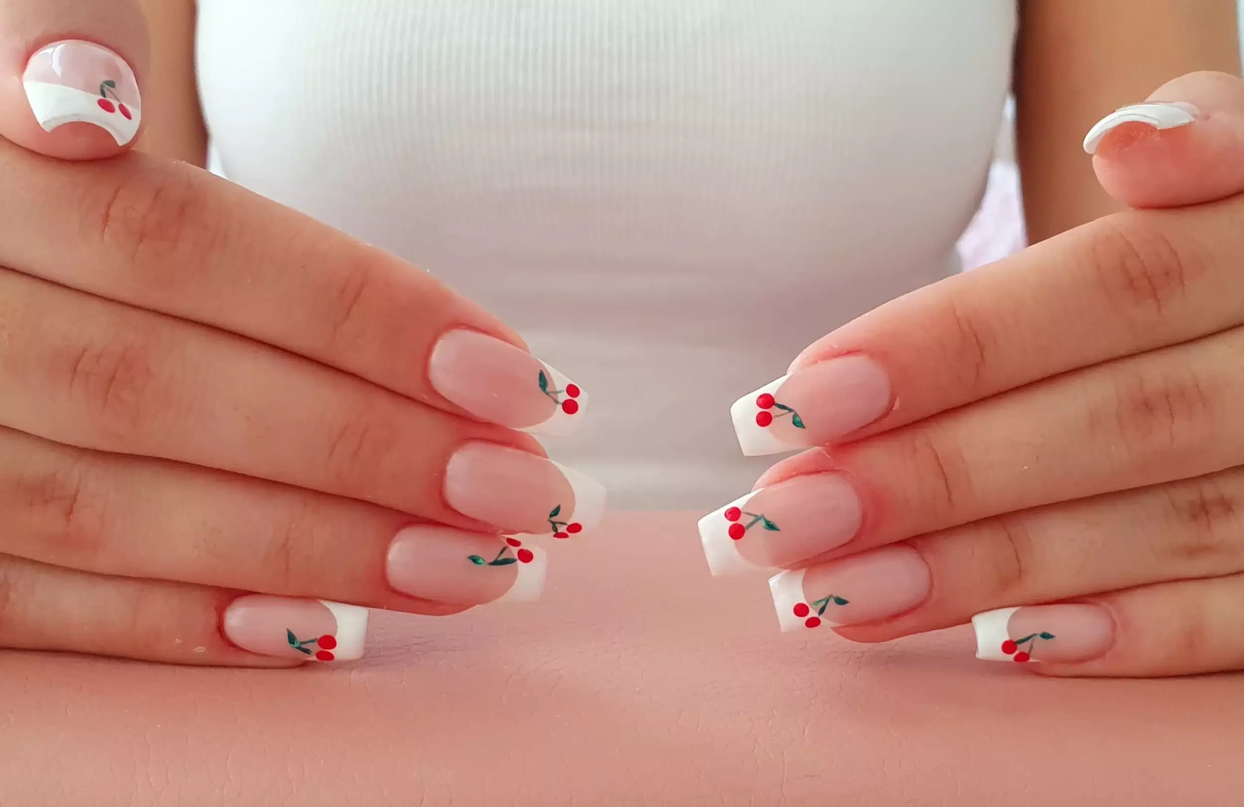 CONTRAST nail salon Габрово / No name studio